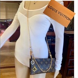 Louis Vuitton 💯Auth Pochette GM 🥰FaB Super Sharp 💥🥰& Attractive 💥🥰 7.90”x4.25”